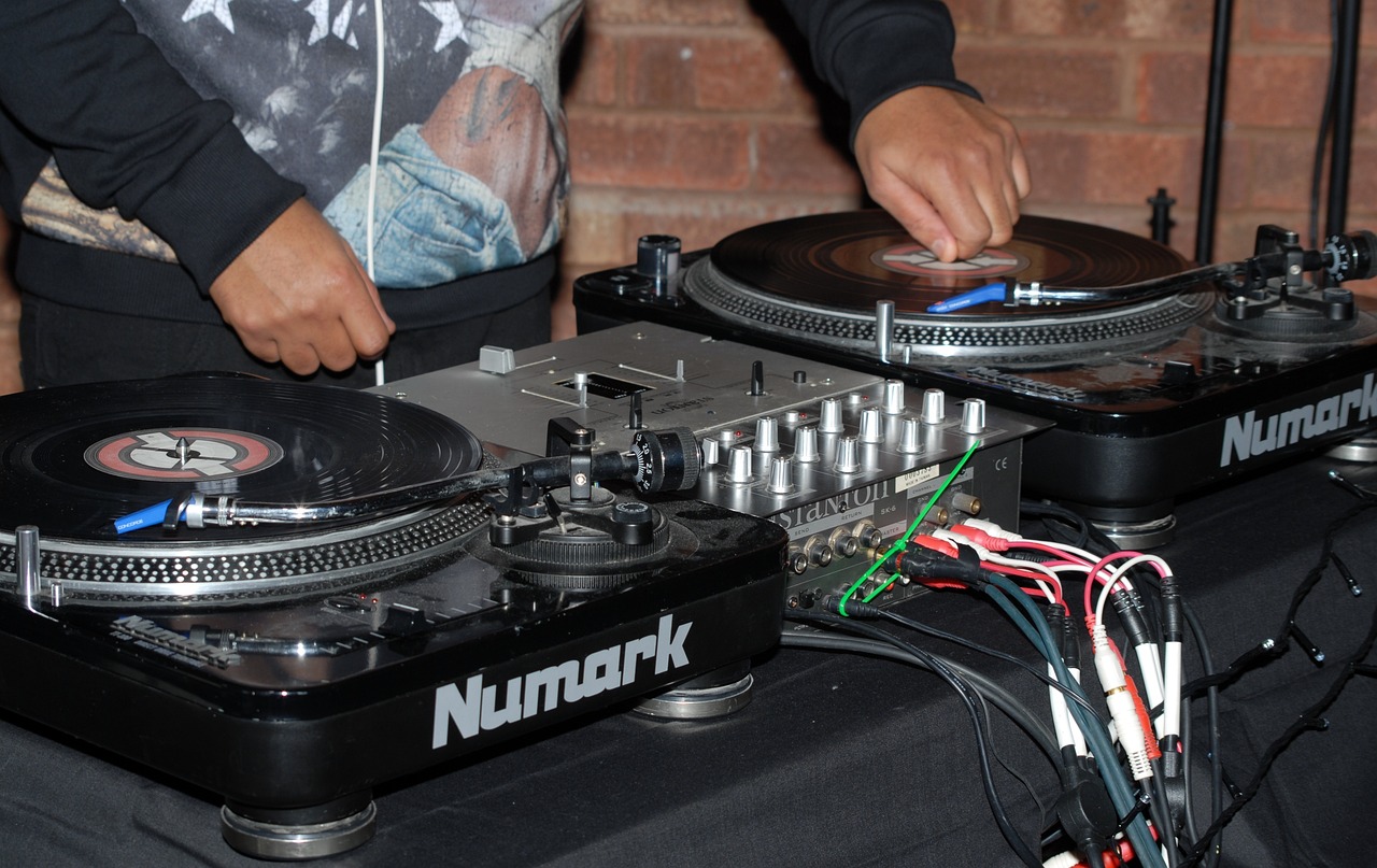 dj equipment set up